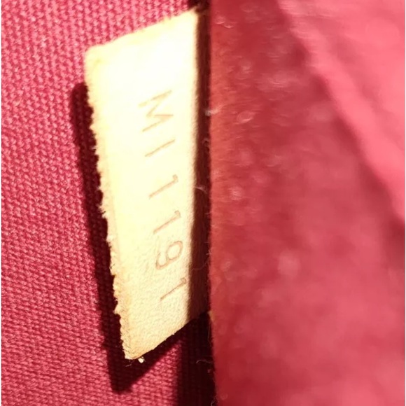 LOUIS VUITTON VERNIS PATENT LEATHER MONOGRAM ALMA GM RED GHW - Picture 12 of 13